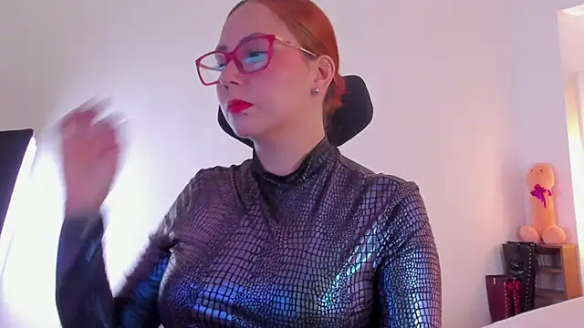 Snapshot of MistressErza chatting on July 8, 2026, 3:16 pm MistressErza online show from July 8, 2026, 3:16 pm
