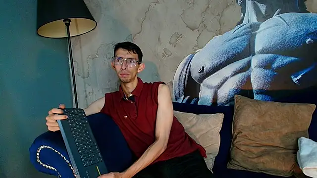 ZyroNight online show from November 19, 2025, 7:36 pm