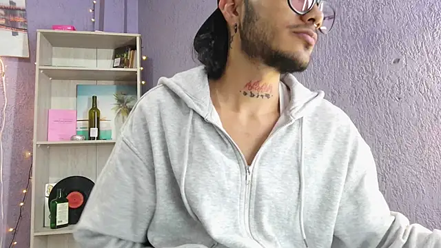 Snapshot of D4ni_king chatting on November 4, 2025, 2:43 am D4ni king online show from November 4, 2025, 2:43 am