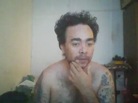 Snapshot of GuilleHotsexy chatting on November 4, 2025, 1:59 am GuilleHotsexy online show from November 4, 2025, 1:59 am