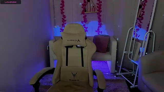 Hanako Rey online show from November 28, 2025, 1:58 pm