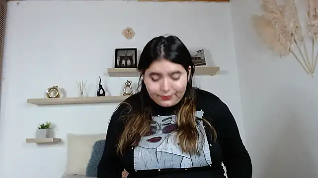 estrella gold online show from December 23, 2025, 3:04 am