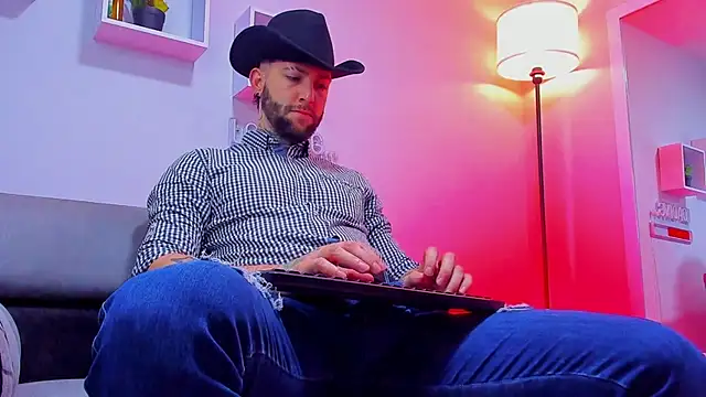 Supreme Alpha online show from November 18, 2025, 3:34 am