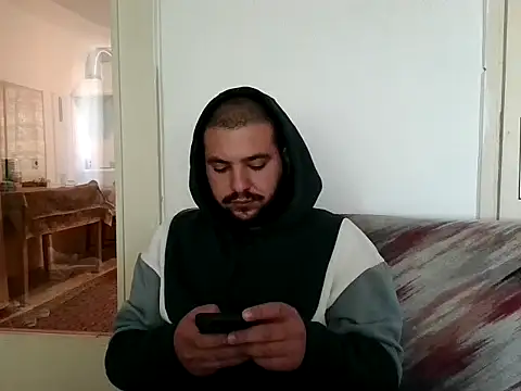 Snapshot of antistop14 chatting on November 15, 2025, 1:07 pm antistop14 online show from November 15, 2025, 1:07 pm