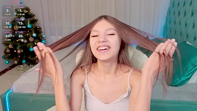 Little  Lunaa online show from December 22, 2025, 10:12 am