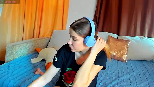 Eva purrr  online show from November 20, 2025, 8:47 am