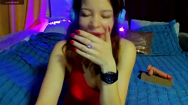 Eva purrr  online show from April 15, 2026, 1:12 am