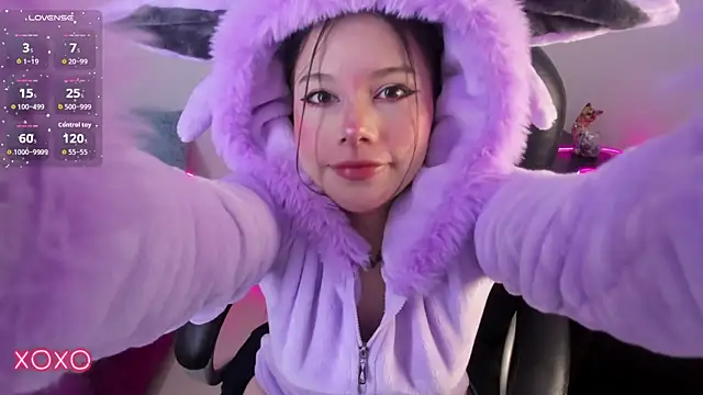 violettabond online show from November 8, 2025, 12:49 pm