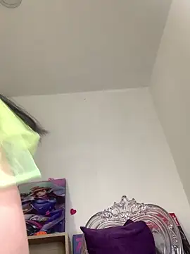 violettabond online show from March 17, 2026, 12:08 pm