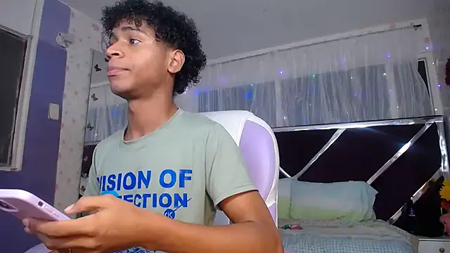 Santy bigcock 01 online show from April 21, 2026, 12:11 pm