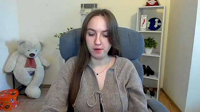 Nesie-Stoun online show from November 18, 2025, 9:47 am