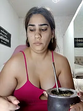 nahiarabiel33 online show from February 11, 2026, 2:22 pm