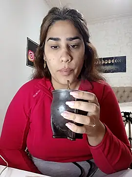 nahiarabiel33 online show from May 16, 2026, 5:45 pm
