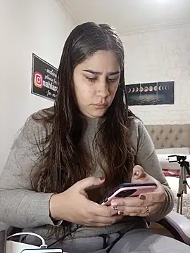 nahiarabiel33 online show from June 11, 2026, 3:54 pm