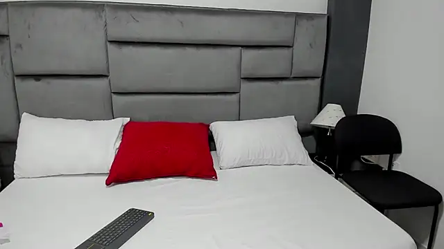 CatleyaSmith online show from January 11, 2026, 12:21 pm