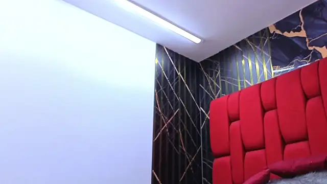 Mia Horney online show from April 2, 2026, 3:42 pm