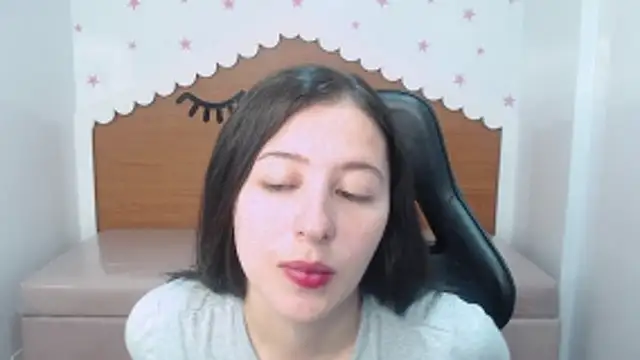 scarlett percy t online show from November 26, 2025, 7:37 pm