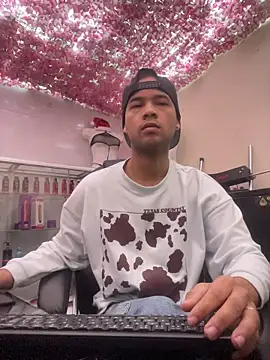 Eithan Walt online show from November 9, 2025, 12:25 pm