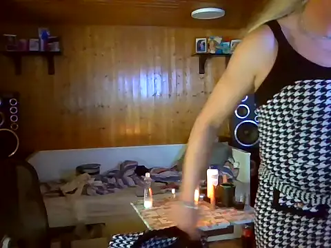 AgnesCross39 online show from December 2, 2025, 4:29 am