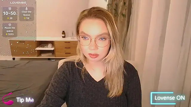 PolinaXXXXJones online show from February 7, 2026, 8:01 pm