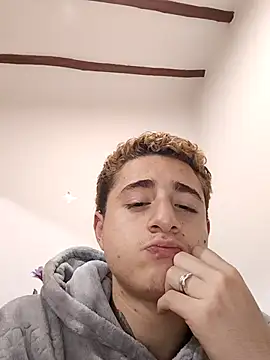 Snapshot of minervaystiven chatting on November 13, 2025, 5:17 am minervaystiven online show from November 13, 2025, 5:17 am