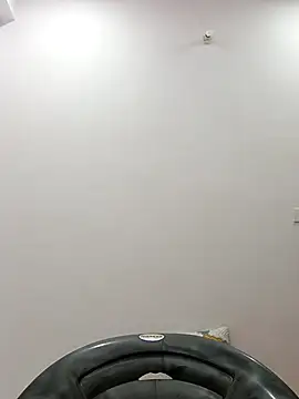 sanjana077 online show from April 10, 2026, 12:32 pm