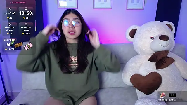 Mia Blair  online show from November 11, 2025, 10:26 am