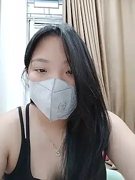 Snapshot of linh-xinh18 chatting on July 1, 2026, 11:45 am linh-xinh18 online show from July 1, 2026, 11:45 am
