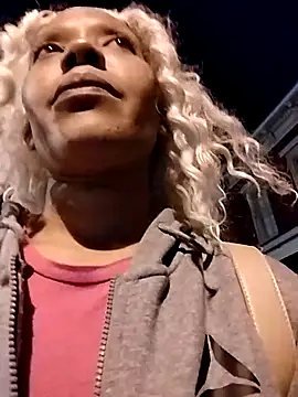 Snapshot of SITHANDRAH chatting on March 6, 2026, 2:52 am SITHANDRAH online show from March 6, 2026, 2:52 am