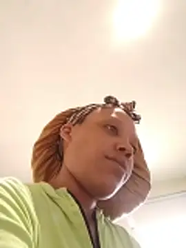 Snapshot of SITHANDRAH chatting on April 1, 2026, 1:41 pm SITHANDRAH online show from April 1, 2026, 1:41 pm