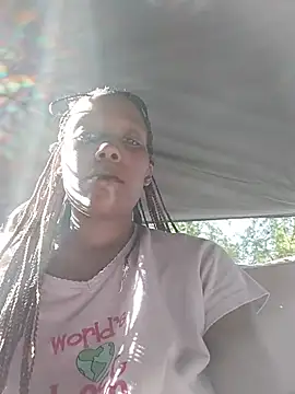 Snapshot of SITHANDRAH chatting on April 3, 2026, 2:04 pm SITHANDRAH online show from April 3, 2026, 2:04 pm