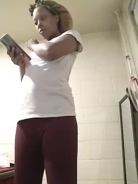 Snapshot of SITHANDRAH chatting on April 8, 2026, 5:40 am SITHANDRAH online show from April 8, 2026, 5:40 am