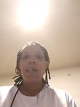 Snapshot of SITHANDRAH chatting on May 19, 2026, 10:43 am SITHANDRAH online show from May 19, 2026, 10:43 am