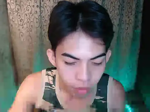 Urhotsilverboy online show from November 21, 2025, 7:51 am