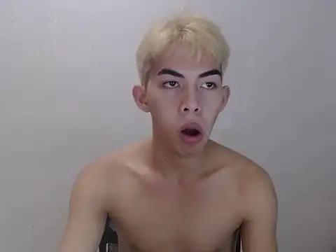 Urhotsilverboy online show from May 20, 2026, 11:38 am