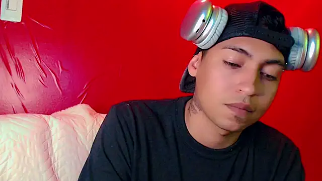 LPYsami773 online show from November 8, 2025, 1:22 pm