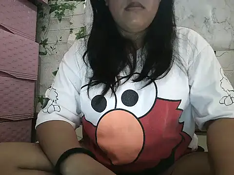 Snapshot of fluffy_raa chatting on February 24, 2026, 6:44 am fluffy raa online show from February 24, 2026, 6:44 am