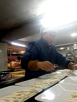 Snapshot of Helen_kelly chatting on December 14, 2025, 7:25 am Helen kelly online show from December 14, 2025, 7:25 am