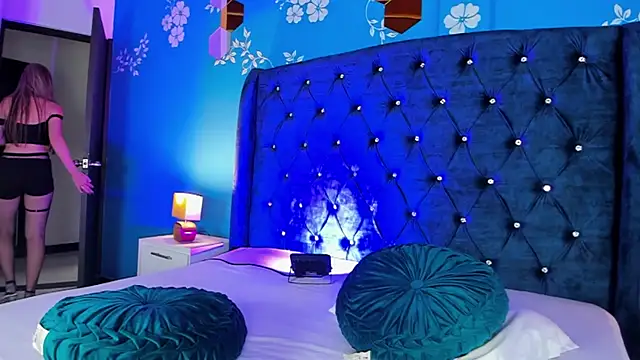 violet smith2 online show from January 5, 2026, 5:27 pm