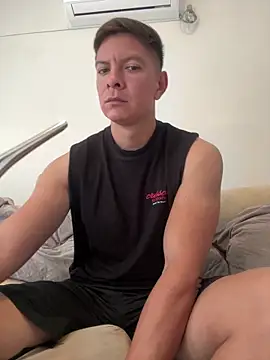 Maluma1995 online show from March 3, 2026, 4:02 pm