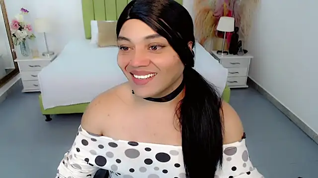 sebastian cruz  online show from April 16, 2026, 9:39 pm