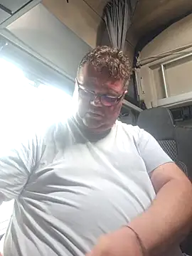 Snapshot of Grase44 chatting on February 4, 2026, 1:28 pm Grase44 online show from February 4, 2026, 1:28 pm