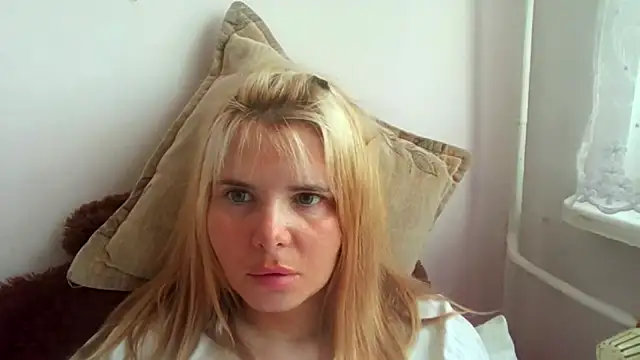 HornyElena online show from April 10, 2026, 1:16 pm