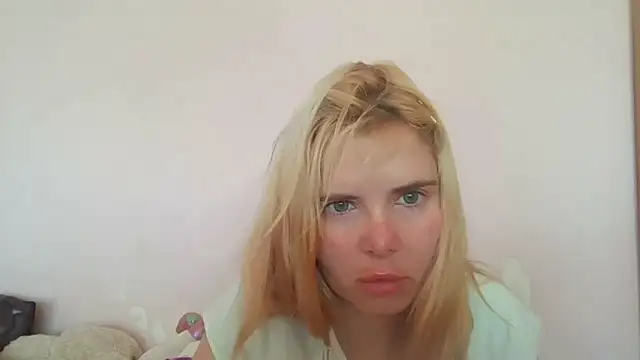 Snapshot of HornyElena chatting on June 27, 2026, 8:08 am HornyElena online show from June 27, 2026, 8:08 am