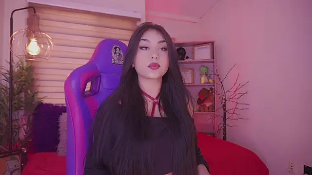 ivette k online show from November 12, 2025, 1:33 pm