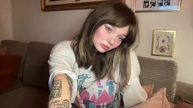 angelgirl98 online show from February 6, 2026, 1:54 am