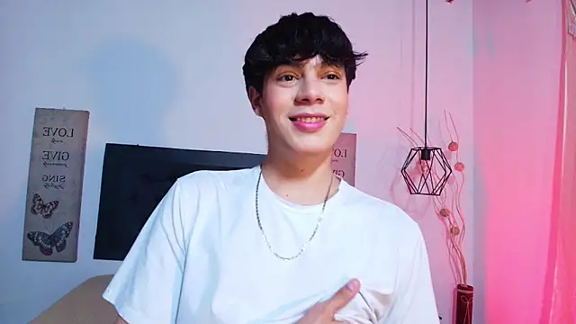 Isaac Kurtt online show from November 21, 2025, 7:56 pm