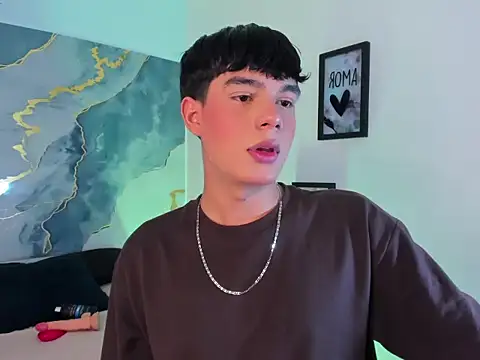 Isaac Kurtt online show from December 4, 2025, 7:55 pm