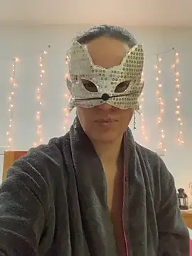 massagistahotbrunette online show from January 8, 2026, 8:22 pm