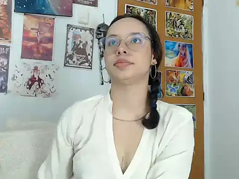 Snapshot of kiaralenon chatting on November 11, 2025, 9:48 pm kiaralenon online show from November 11, 2025, 9:48 pm